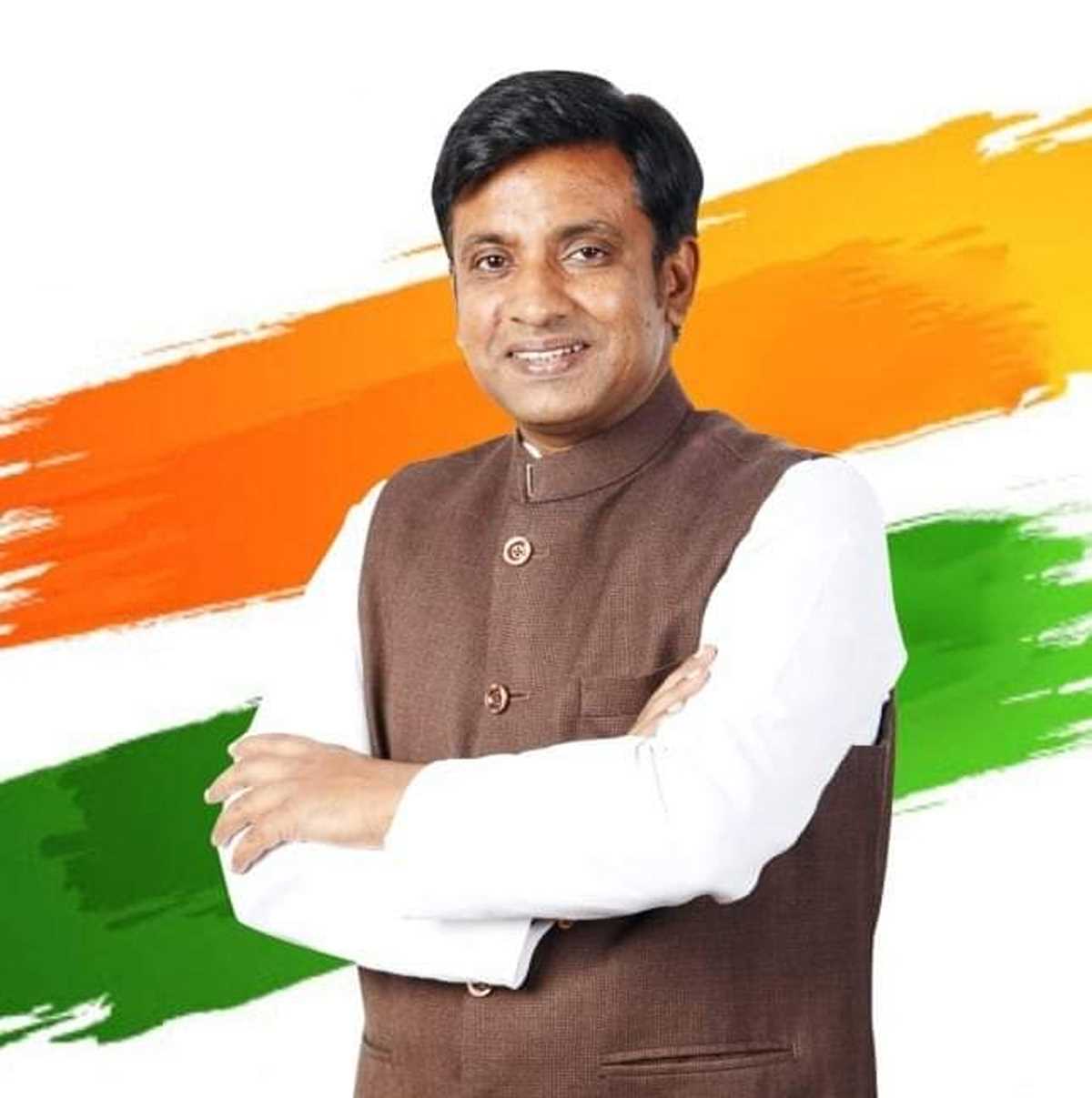 राजनीति में बुद्धिजीवियों की भूमिका स्थायी प्रतिपक्ष की : पंकज शर्मा राजनीति में बुद्धिजीवियों की भूमिका स्थायी प्रतिपक्ष की : पंकज शर्मा